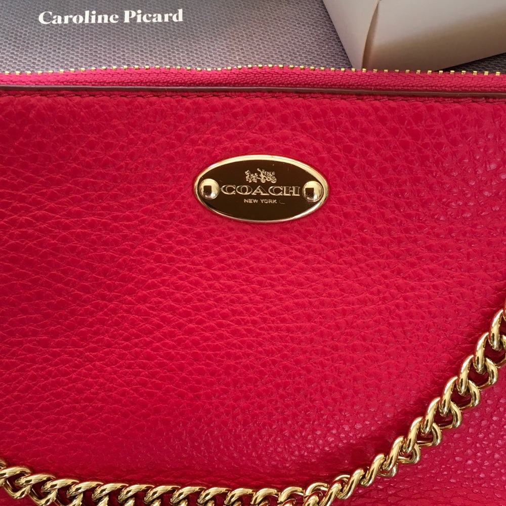 Coach HotPink Leather Shoulder/Wristlet Clutch with Gold Chain - Picture 2 of 9